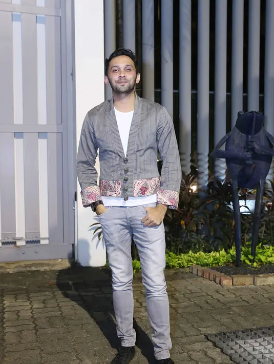 Pemeran Teuku Zacky lama menghilang baik di sinetron maupun layar lebar. Apa kegitan pelakon 'Gengsi Gede-Gedean' sejak menghilang. (Nurwahyunan/Bintang.com)