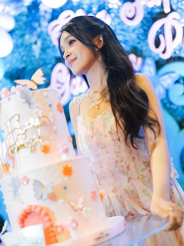 Potret Keseruan Ulang Tahun Garden Party Eca Aura. [@elsaajapasal]