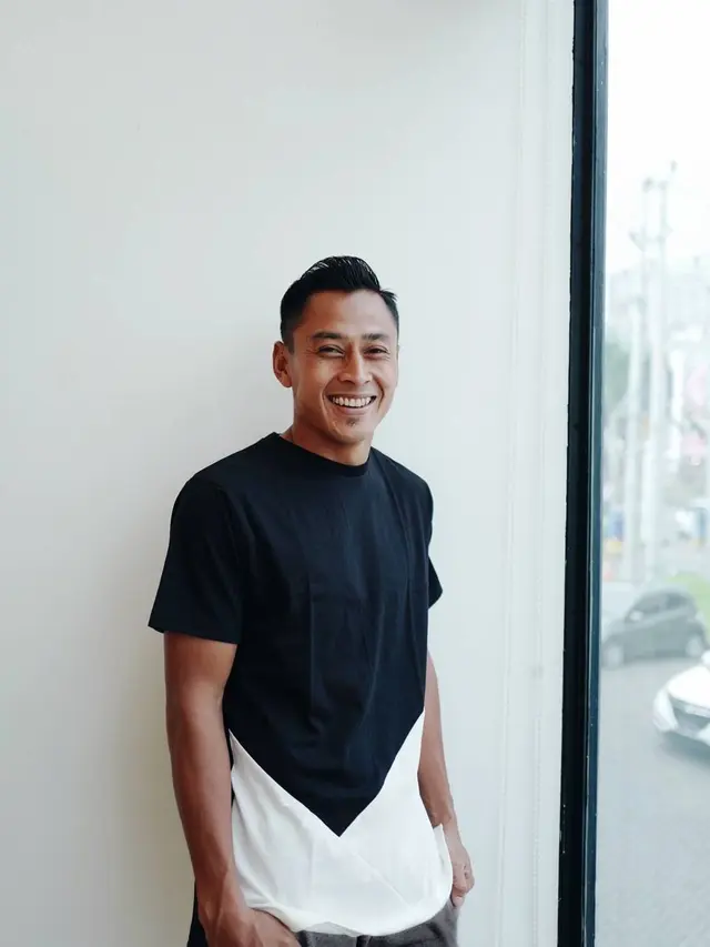 5 Potret Samsul Arif di Luar Lapangan, Striker Anyar Persebaya Surabaya