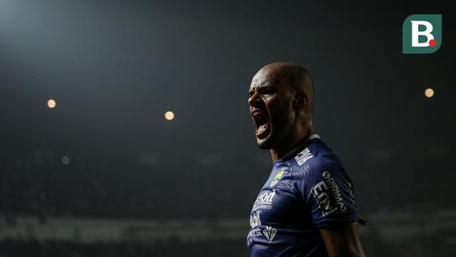 Foto: Tak Ada Pemenang di Laga Panas Persib Bandung Kontra Bali United di Grup C Piala Presiden 2022