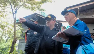 Pramono Siapkan Penanganan Sampah di 11 Sungai Jakarta