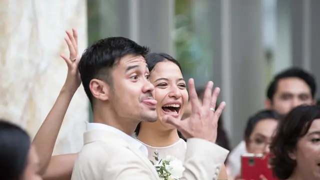[Bintang] Chicco Jerikho dan Putri Marino