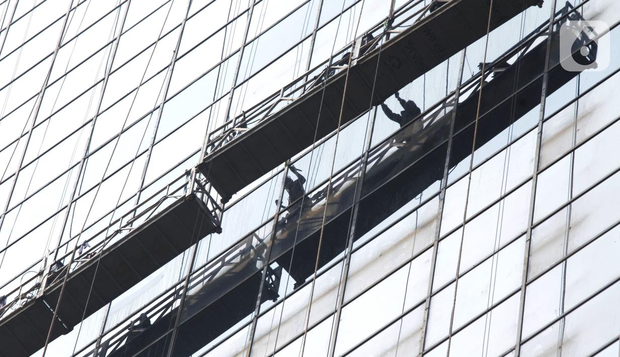 Organisasi lingkungan mendesak pemerintah pusat untuk turun tangan dalam mengatasi emisi lintas batas, yang dianggap merupakan salah satu sumber pencemaran udara di Jakarta. (merdeka.com/Imam Buhori)