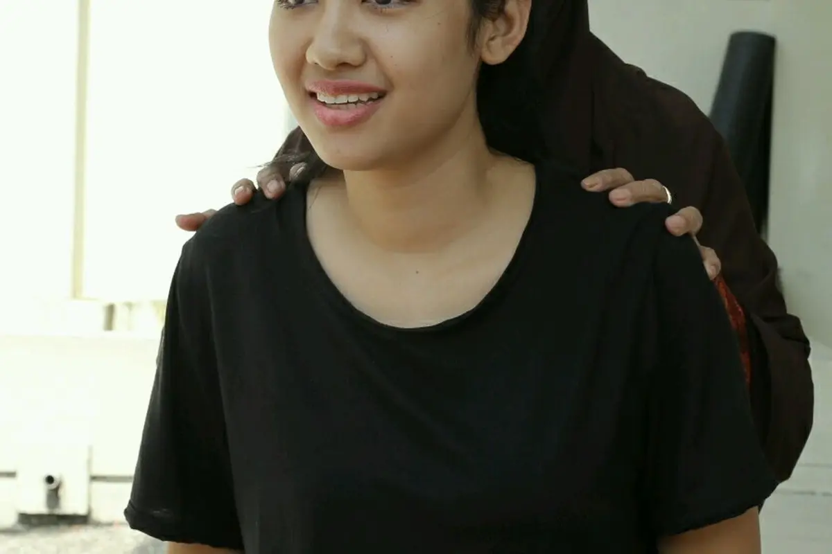 [Bintang] Della Perez