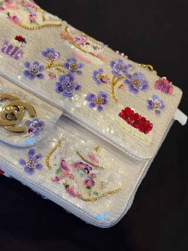 Iriana Jokowi Bawa Chanel Mini Flap Bernuansa Merah Putih di HUT RI ke-81, Jadi Tas Langka dengan Desain Unik