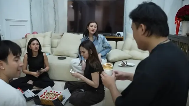 <p>Potret Ruang Tamu Rumah Rizky Febian dan Mahalini