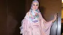 "Masyaallah-nya lagi, berkah hijrahnya aku ternyata enggak buat diri sendiri, tapi buat keluarga buat semuanya. Dan ngerasain perubahan yang beda banget gitu di keluarga,” ungkap Kartika Putri. (Adrian Putra/Bintang.com)