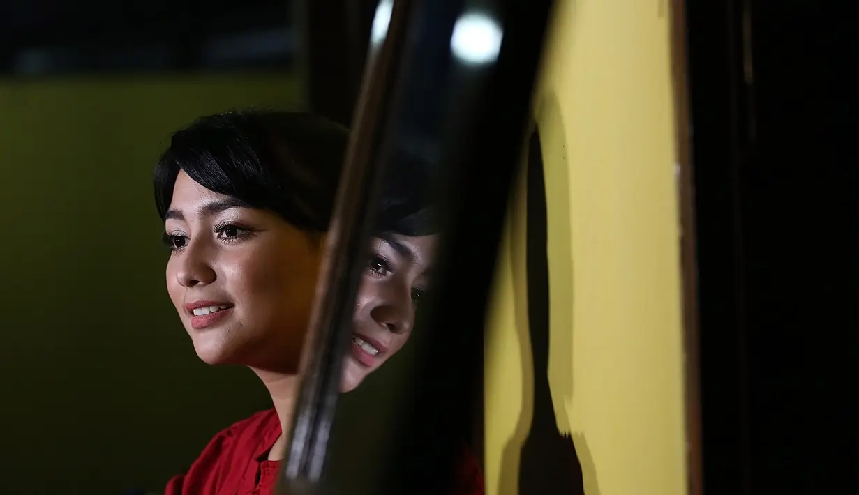 Artis cantik Citra Kirana, menjadi biduan penyanyi dangdut yang keliling kampung. Ia sering pentas di acara kawinan, sunatan dan masih banyak lagi keliling kampung. Ia mengungkapkan keseruan menjadi penyanyi dangdut. (Bambang E. Ros/Bintang.com)