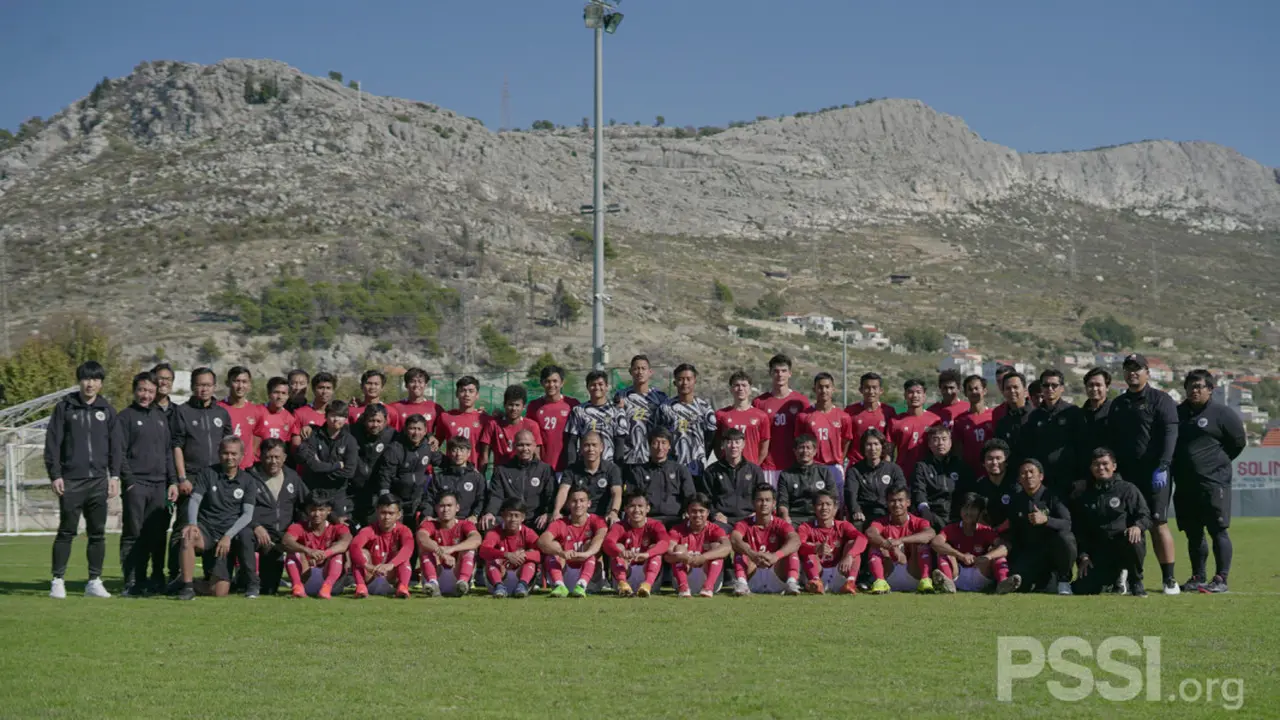Timnas Indonesia U-19 berpose di Kroasia.