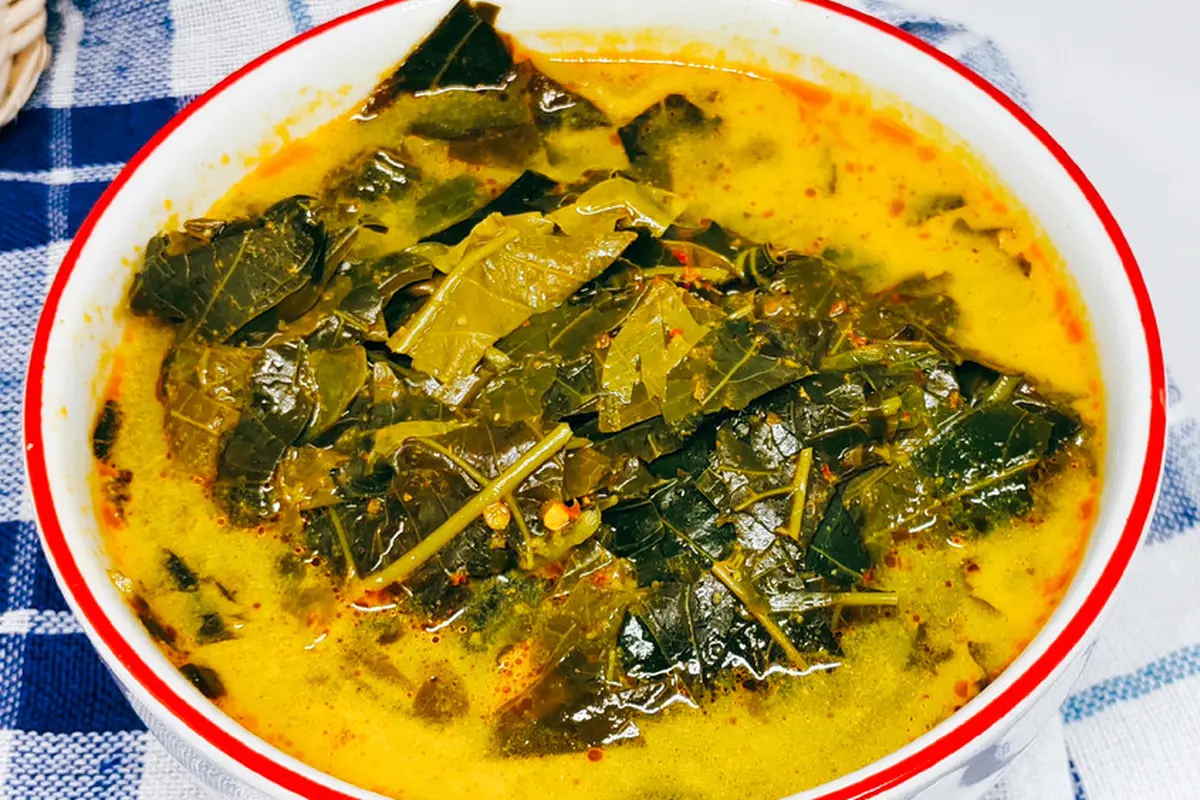 gulai daun singkong