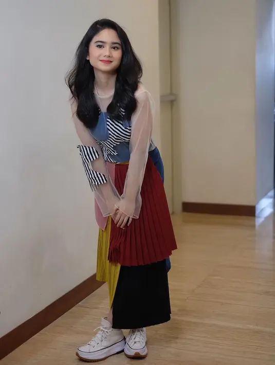 Tissa juga mengaku tulisan dalam buku yang berisikan curahan hatinya tersebut sebagian sudah ada sebelumnya, namun saat pandemi ini menjadi lebih bertambah lagi. (Instagram/tissabiani)