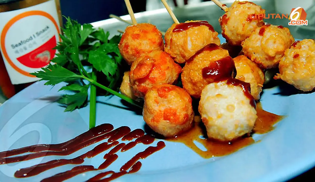 Kelebihan lain Seafood Snack Haesanul Gansig terletak pada saus bulgogi dan teriyaki yang nyaris tanpa penyedap rasa (Liputan6.com/Andrian M Tunay)