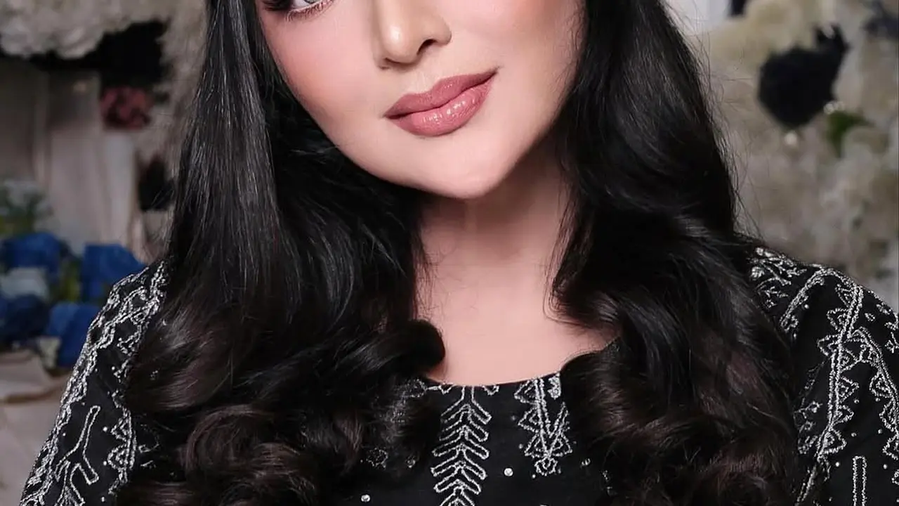 6 Potret Ashanty Dipulas Glam Makeup Look  di Pesta Ulang Tahun Anang Hermansyah