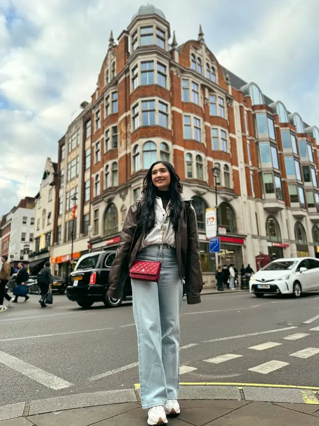 Potret Outfit Febby Rastanty Pakai Leather Jaket yang Bisa Dikenakan Untuk Ngoser hingga Liburan, Bisa Jadi Inspirasi