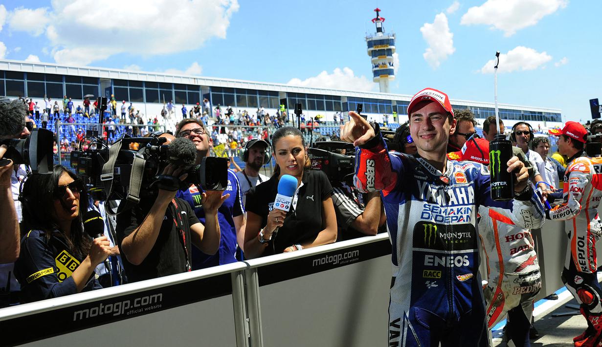 <p>Satu-satunya pembalap Spanyol non pabrikan Honda yang berhasil meraih kemenangan di Jerez adalah Jorge Lorenzo. Tiga kali juara dunia MotoGP tersebut pernah meraih kemenagan di kandangnya sendiri pada tahun 2010, 2011, dan 2015. (AFP/Cristina Quicler)</p>