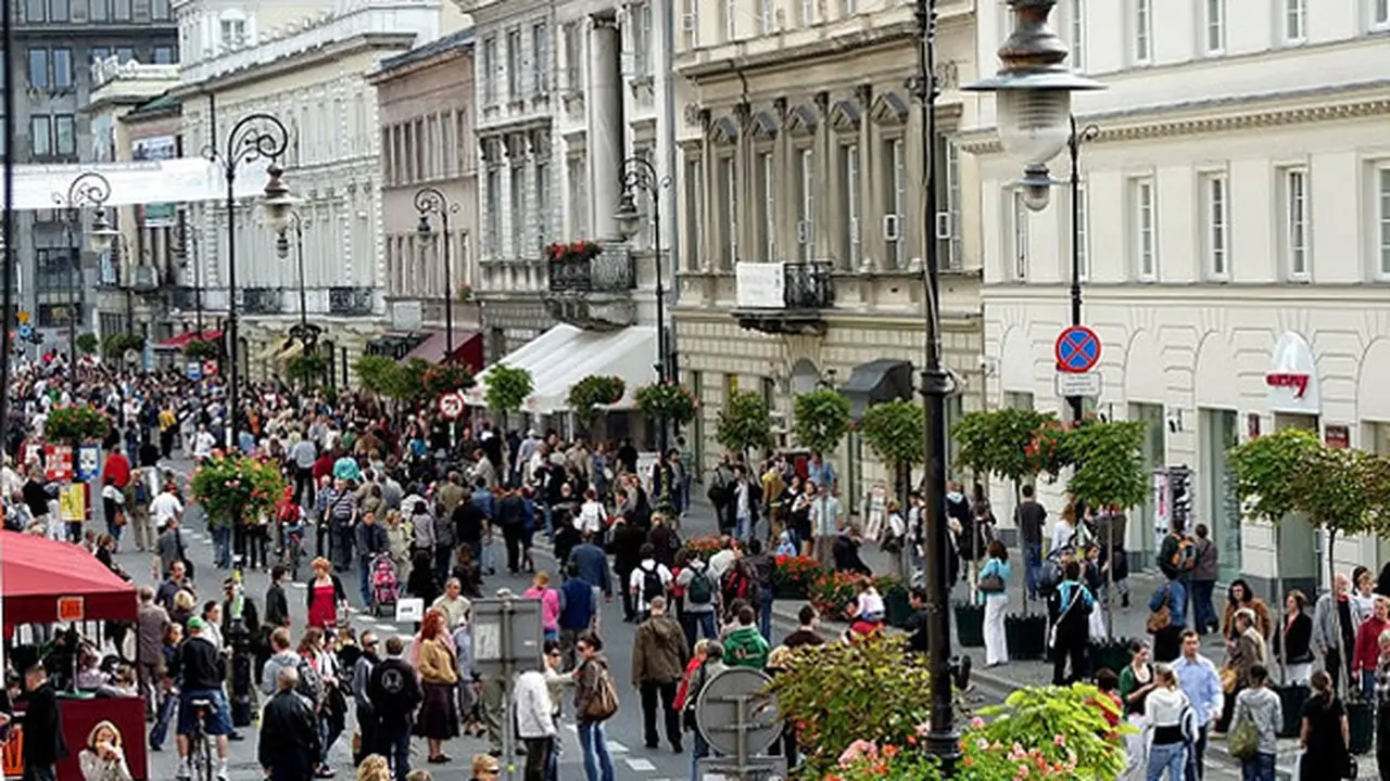 Nowy Swiat, Arena Jalan Kaki Terpopuler di Warsawa