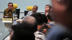 Pantauan Liputan6.com, rapat tersebut langsung dipimpin Ketua Dewan Pertimbangan Golkar Akbar Tandjung, Jakarta, Rabu (12/11/2014) (Liputan6.com/Johan Tallo)