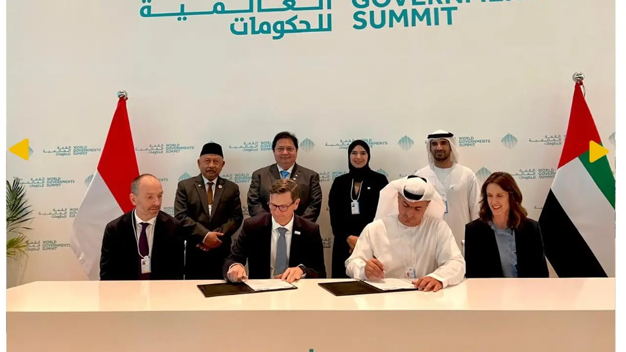 menyaksikan penandatanganan perjanjian pendanaan proyek pengelolaan sampah antara Clean Rivers dan Project STOP di Dubai, Persatuan Emirat Arab (PEA), pada Rabu (12/02).