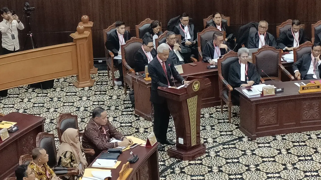 Tim Hukum pasangan calon nomor urut 3, Ganjar Pranowo-Mahfud MD meminta Mahkamah Konstitusi (MK) memerintahkan Komisi Pemilihan Umum (KPU) mengulang Pemilihan Presiden (Pilpres) 2024, paling lambat 26 Juni (Istimewa)