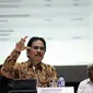 Menko Perekonomian Sofyan Djalil memaparkan penurunan BBM bersubsidi dihadapan wartawan di Gedung Menko Perekonomian, Jakarta, Rabu (31/12/2014). ( Liputan6.com/Faizal Fanani)