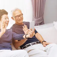 Orangtua yang memberi semangat/copyright shutterstock