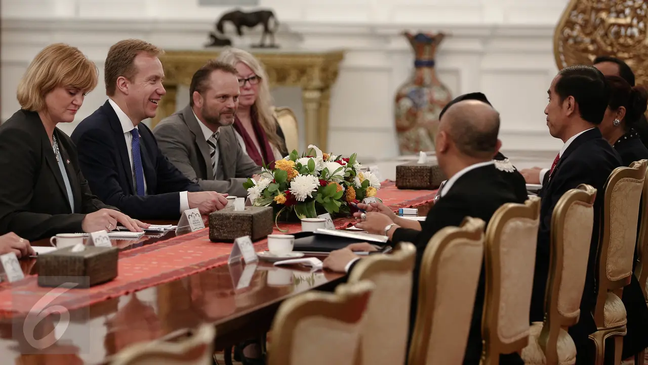 20160531-Presiden Jokowi Terima Kunjungan Menlu Norwegia-Jakarta