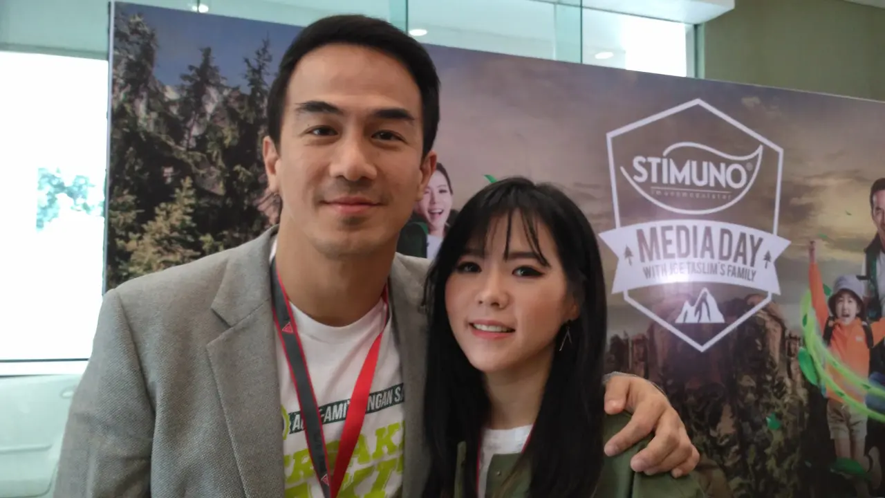 Joe Taslim dan istri berbagi cara bangun kedekatan dengan anak-anak. (Foto: Benedikta Desideria)