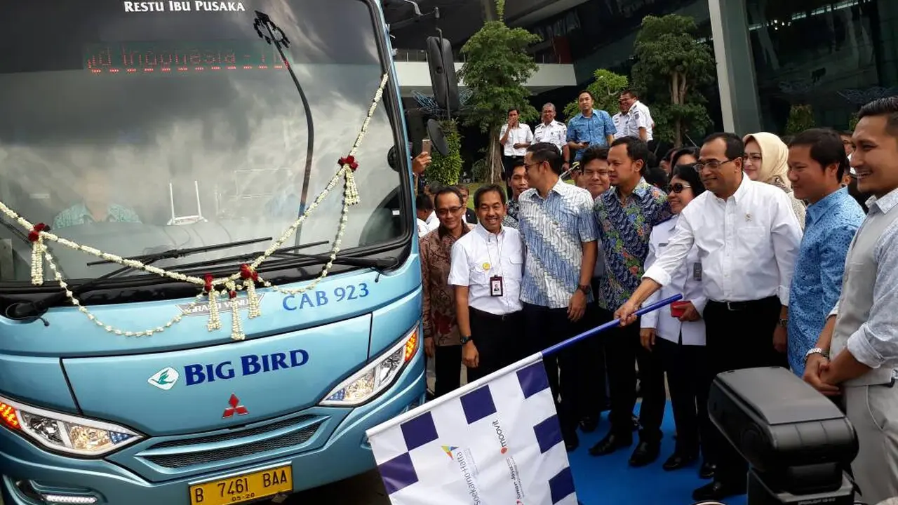 Menteri Perhubungan RI Budi Karya Sumadi hari ini telah meresmikan pengoperasikan JAConnexion di Terminal 3 Bandara International Soekarno-Hatta, Cengkareng.(Liputan6.com/Ilyas Istianur P)