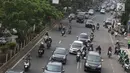Kendaraan melintas di Jalan Margonda Raya, Depok, Jawa Barat, Jumat (18/8). BPTJ mengeluarkan rekomendasi perluasan pelarangan motor di Jakarta dan kota-kota di sekitarnya, salah satunya di Jalan Margonda, Depok. (Liputan6.com/Immanuel Antonius)