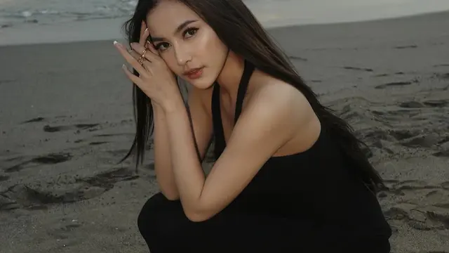 OOTD Mahalini saat Pulang Kampung ke Bali. (@mahaliniraharja)