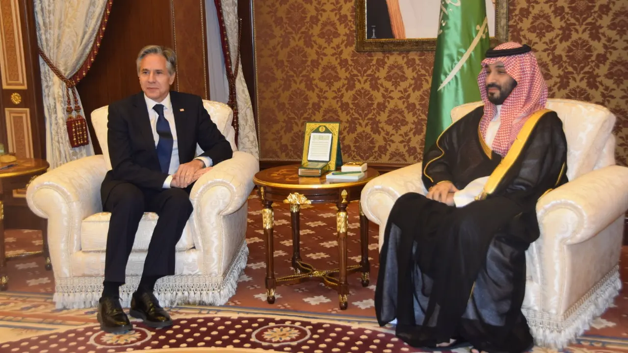 Pertemuan Menlu AS Antony Blinken dan Pangeran Arab Saudi Muhammad bin Salman (MbS).