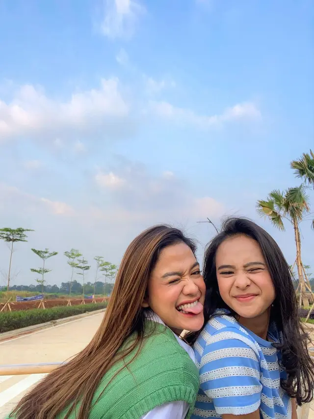 7 Potret Andi Annisa dan Cathy Fakandi di Balik Layar Sinetron Anjani, Kompak