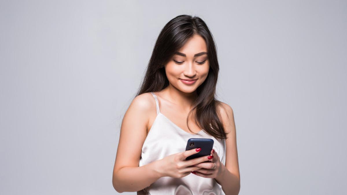 Mengenal Dry Texting dalam Hubungan dan Cara Mencegahnya, menarik Diketahui