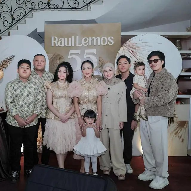 Gaya Amora Lemos Anak Kris Dayanti Pakai Dress (Foto: Dok. Kris Dayanti)