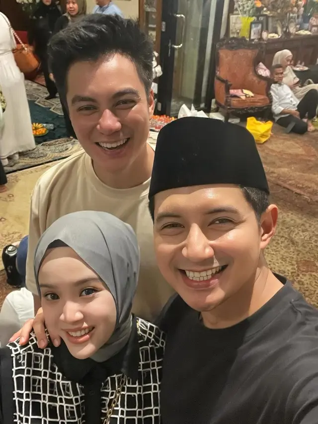 Ditemani Istri, 7 Momen Chand Kelvin Hadiri Pengajian 7 Hari Meninggalnya Ayah Baim Wong (instagram/chand_kelvin).
