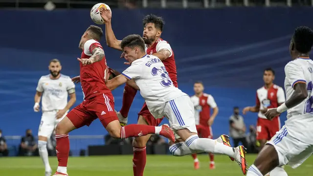 Foto: Karim Benzema Mengamuk, Real Madrid Gilas Celta Vigo di Liga Spanyol