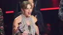 Taylor Swift menerima penghargaan pada ajang MTV Video Music Awards di Prudential Center, Newark, New Jersey, Amerika Serikat, 28 Agustus 2022. Taylor Swift memenangi penghargaan bergengsi 'Video of the Year' untuk All Too Well (10 Minute Version) (Taylor's Version). (Photo by Charles Sykes/Invision/AP)