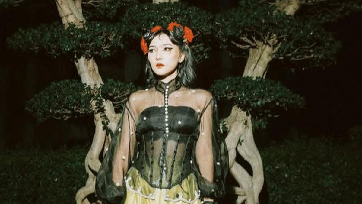 8 Tampilan Artis Lebih Memilih Bekerja di Malam Tahun Baru, Lyodra, Riasa hingga Celine Evangelista