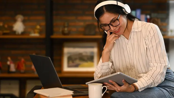 Bad Day di Kampus? Bye! Saatnya Lawan Mood Buruk Bareng Wangi Aroma Parfum yang Satu Ini!