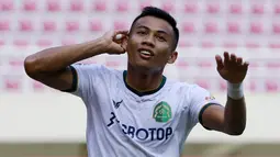 Ahmad Nufiandani pernah mengikuti pendidikan TNI di Rindam III Siliwangi, Bandung kala dirinya masih membela Arema FC. Kini, Nufiandani bermain untuk Persikabo 1973 dan berstatus sebagai anggota TNI AD. (Bola.com/M. Iqbal Ichsan)