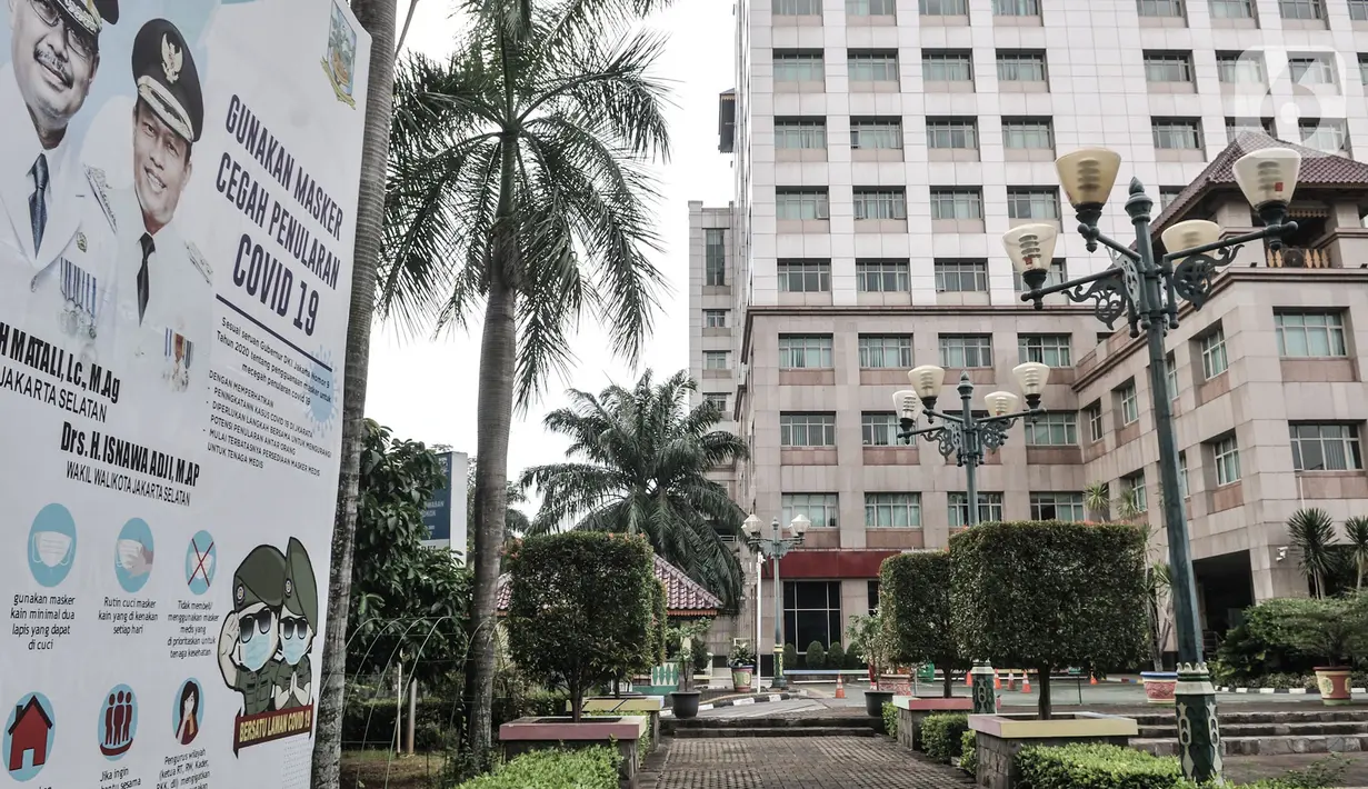Suasana Kantor Wali Kota Jakarta Selatan, Jakarta, Kamis (17/9/2020). Kantor Wali Kota Jakarta Selatan ditutup sementara mulai hari ini hingga dibuka kembali pada 21 September setelah tujuh ASN ditemukan positif terpapar Covid-19. (merdeka.com/Iqbal S. Nugroho)
