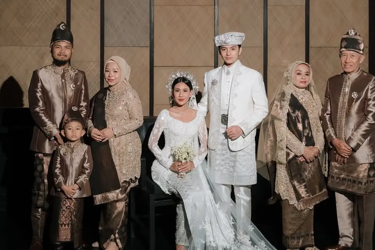 Kakak Perempuan Angga Yunanda hadir di pernikahannya