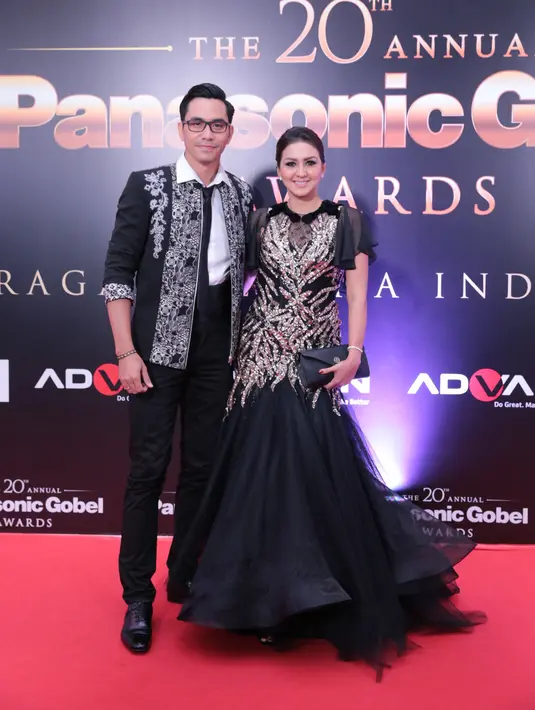 Dunia sepakbola memang sudah tidak asing bagi Donna Agnesia. Ia dan sang suami, Darius merupakan fans berat dari Barcelona. (Adrian Putra/Bintang.com)