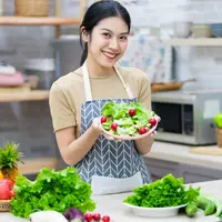 ilustrasi perempuan makan sehat/1112000/Shutterstock