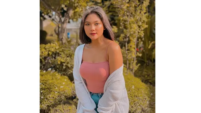 Tak Harus Putih, 7 Selebriti Ini Tetap Menawan dengan Kulit Eksotis