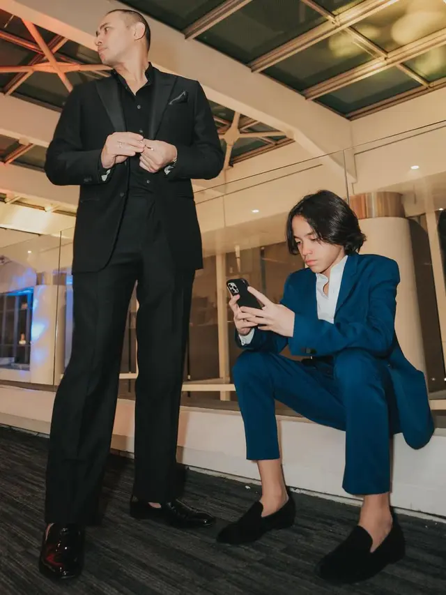 Potret Kedekatan Noah Sinclair dengan Tiko Aryawardhana (Instagram/@tikoaryawardhana)