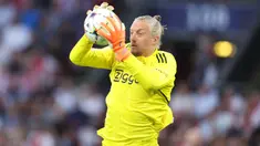 Liga Champions 2022/2023 akan segera memasuki fase gugur sesaat lagi. Ada beberapa catatan menarik yang terjadi hingga berakhirnya fase grup pada awal November 2022 lalu. Salah satunya adalah penampilan para pemain tertua yang membela klubnya masing-masing. Berikut deretan 5 pemain tertua hingga berakhirnya fase grup Liga Champions 2022/2023. (AFP/Kenzo Tribouillard)