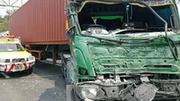 Detik-detik Tabrakan Beruntun Enam Kendaraan di Tol JORR