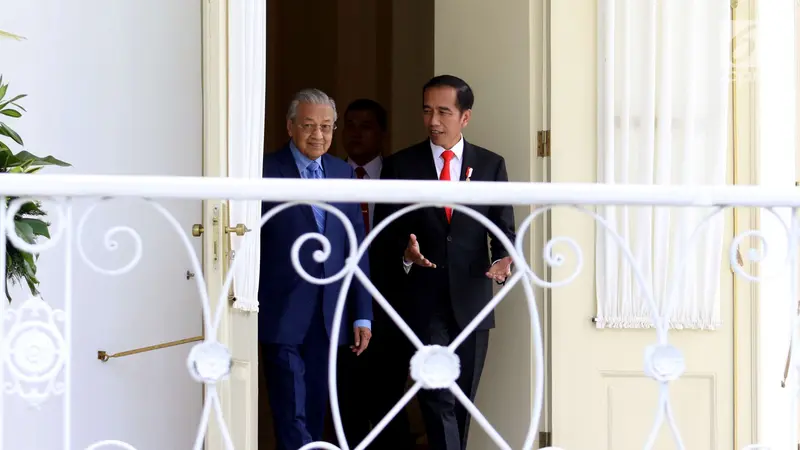 Jokowi dan PM Mahathir di Beranda Istana