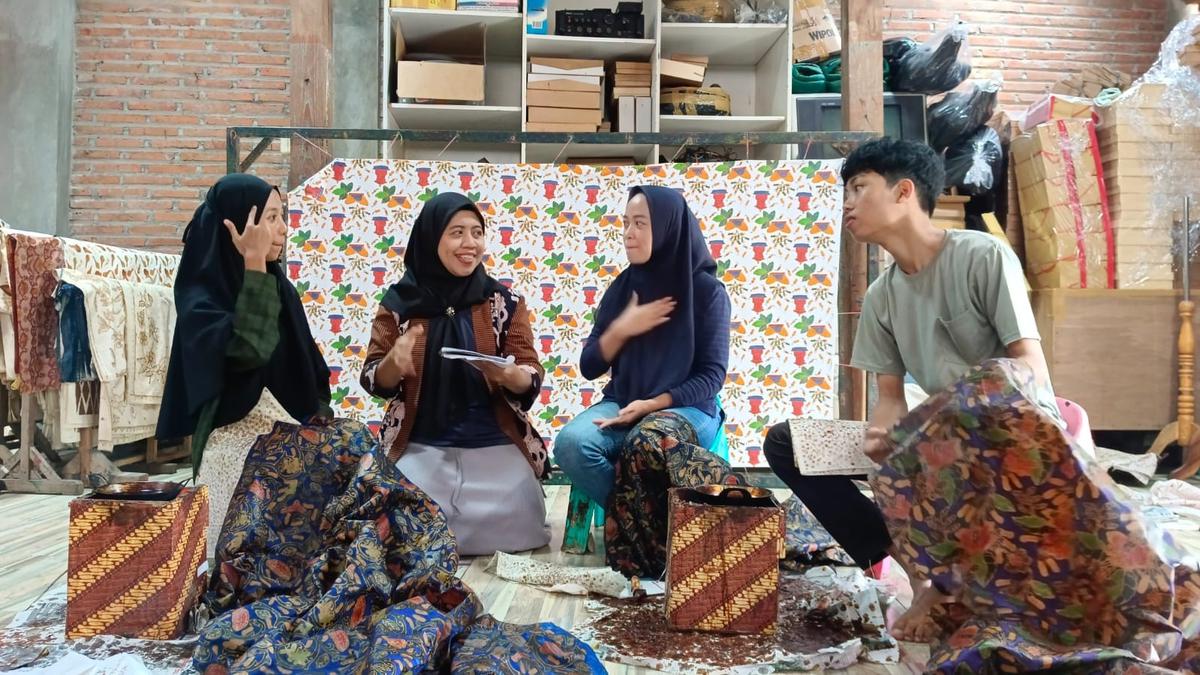 Bantu UMK Naik Kelas, Pertamina Hibahkan Alat Teknologi Senilai Rp 800 Juta